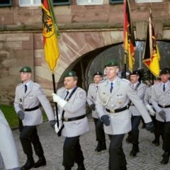 Viele Soldaten dienen gerne in Schwarzenborn: Ehrenformation beim feierlichen Gelöbnis.
