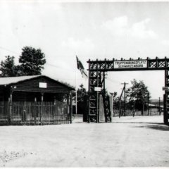 Eingangstor zum Truppenübungsplatz ab 1936
